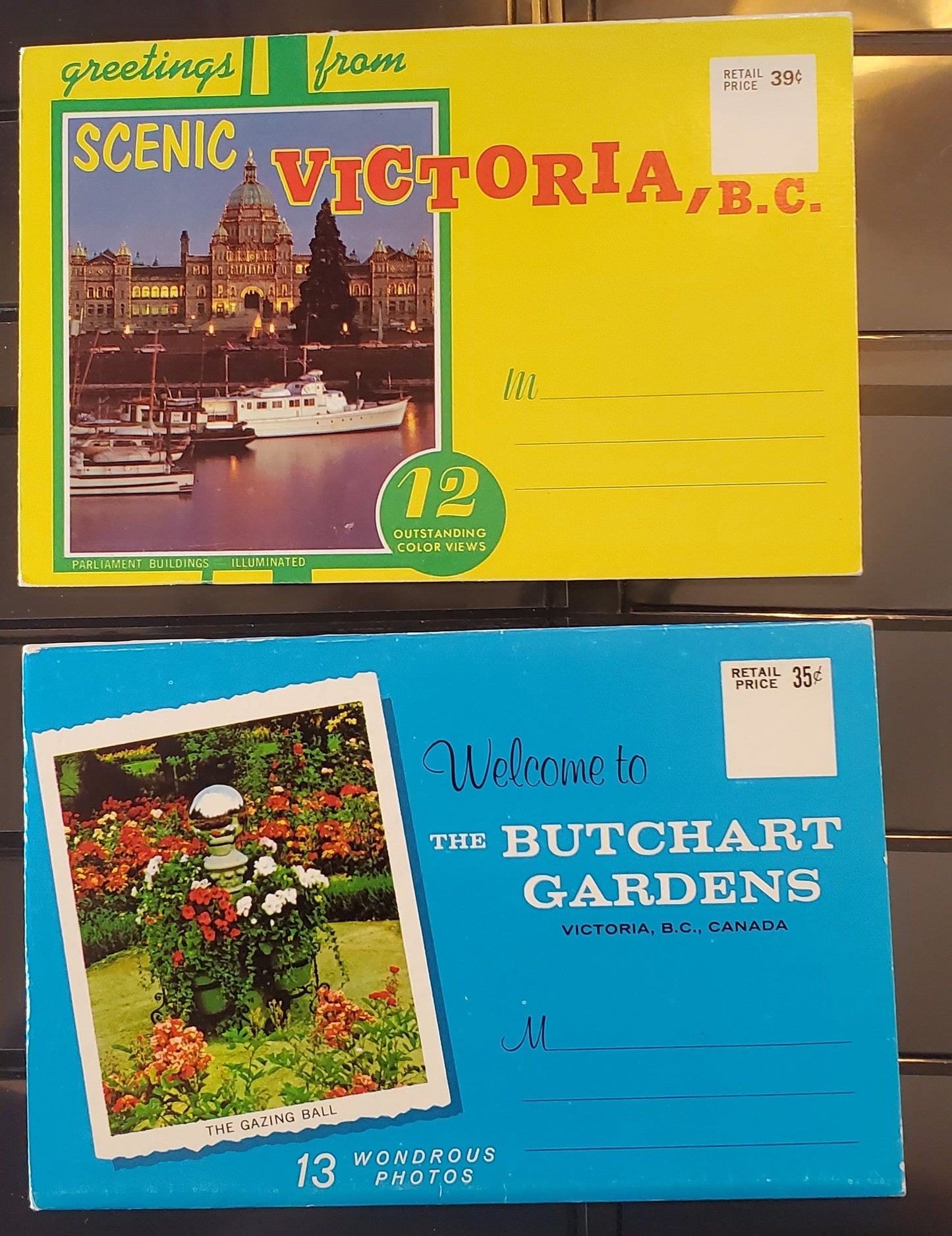 A Group of 2 Souvenir Postcard Folders From Victoria, BC, Showing The Butchart Gardens and Other Tourist Attractions, From The 1972 and 1974, Overall VF, Net Est. $10