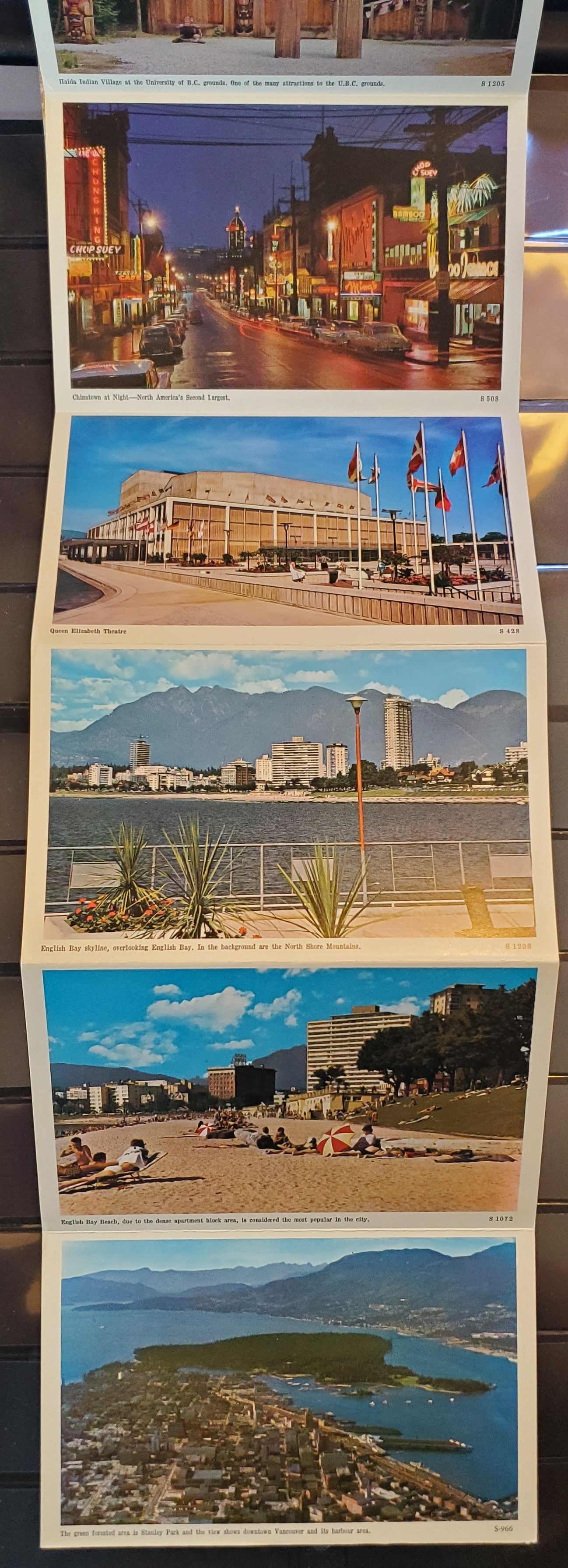 Lot 1 A Group of 2 Souvenir Postcard Folders From Vancouver, BC, Showing Various Tourist Attractions, From The 1950's and 1960's, Overall VF, Net Est. $10