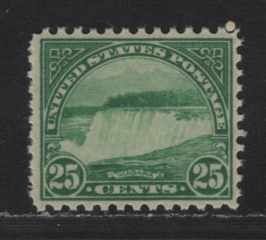Lot 114 United States SC#699 25c Bright Emerald , 1926-1934 4th Bureau Issue, Rotary Press, Perf. 10.5 x 11, A VFNH Single, Type 3 Gum Breaker Ridges, 12 Horizontal Gum Striations Per Inch