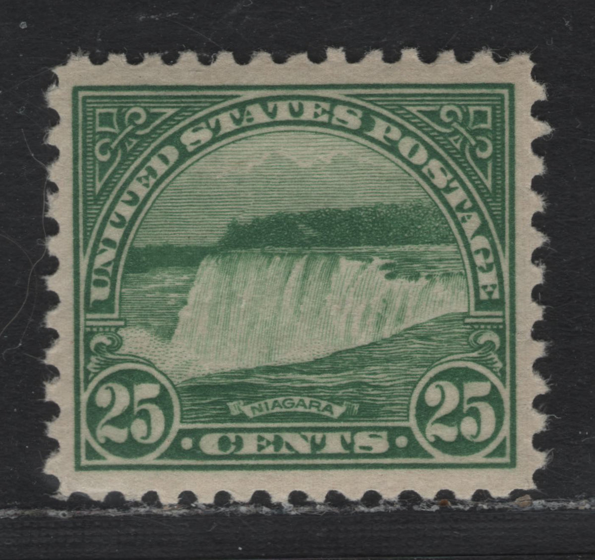 Lot 35 United States SC#568 25c Green , 1922-1926 4th Bureau Issue, A VFNH Single, Flat Plate Printing