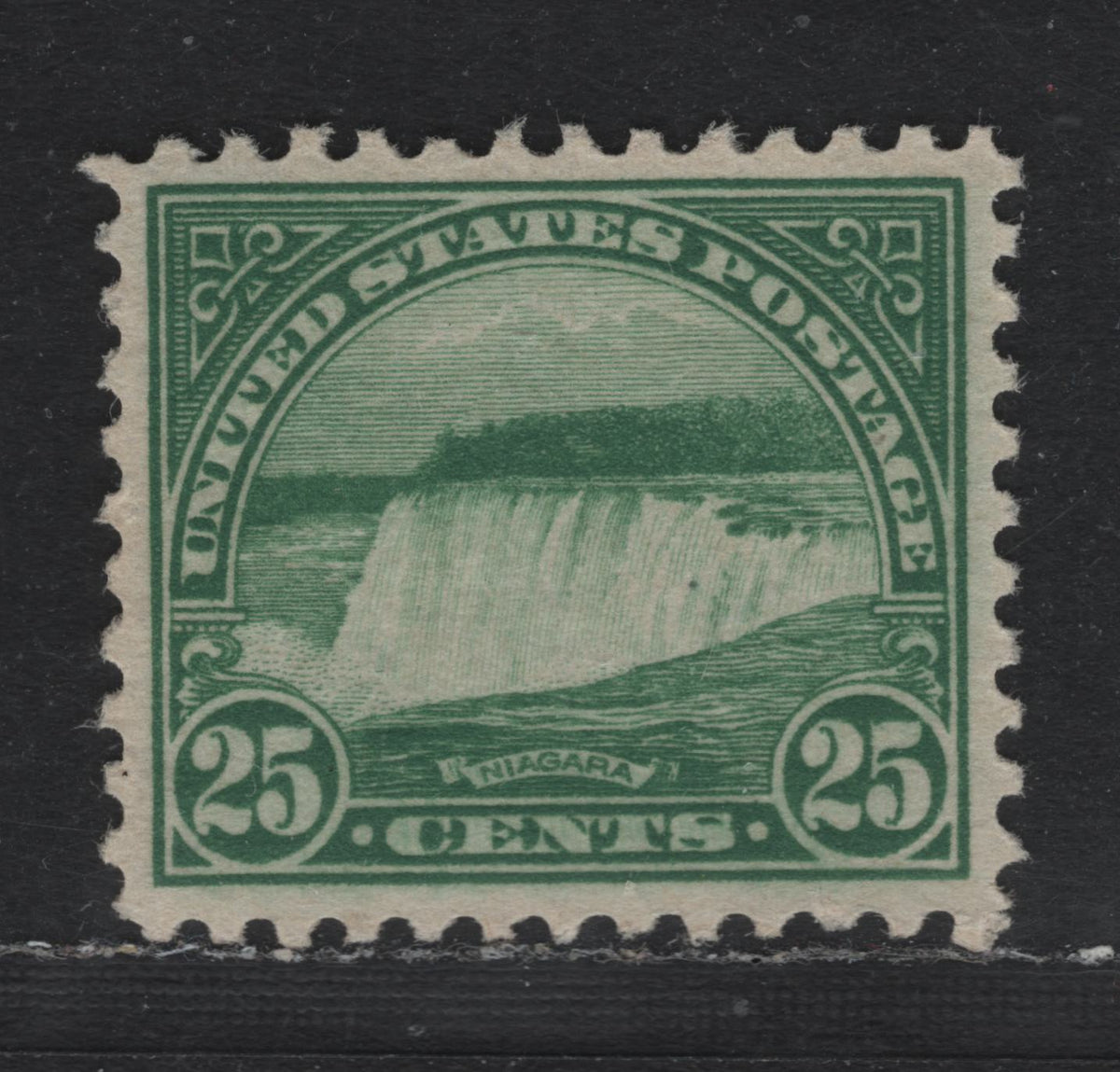 Lot 37 United States SC#568 25c Green , 1922-1926 4th Bureau Issue, A SUPNH Single, Mint No Gum Example