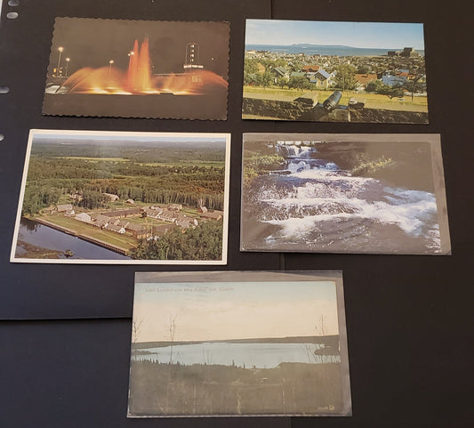 Group Of 5 Canadian Postcards Featuring Scenes Of Various Areas Of Ontario. Our Estimated Value Is $5.