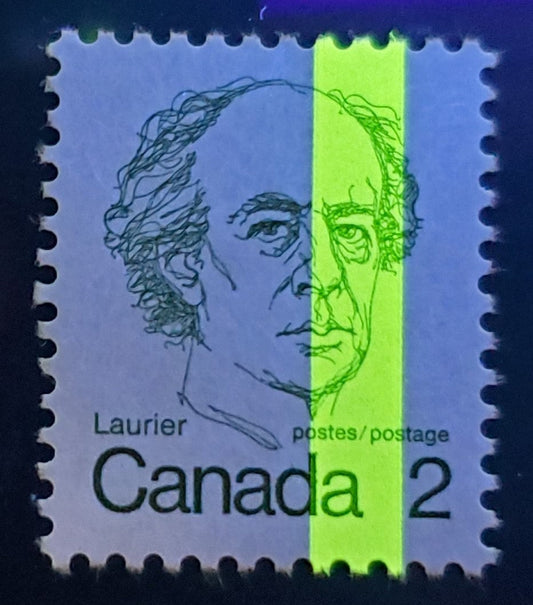 Lot 46 Canada #587iiT3 2c Green Sir Wilfrid Laurier, 1972-1974 Caricature Issue, A VFNH Single With DF/NF Smooth Paper, G2aC Tagging Error