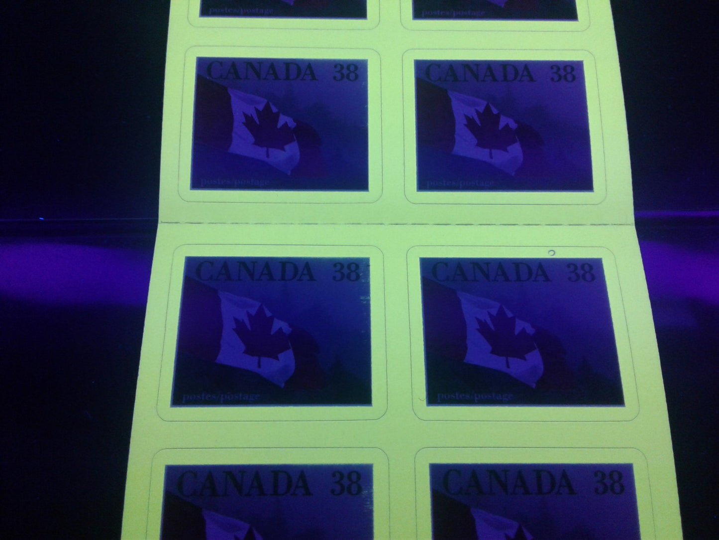 Canada #BK110a-c 1988-1996 Mammal and Architecture Issue, Complete $5 Booklet, Coated Slater Paper, Dull Paper, 4 mm GT-4 Tagging Brixton Chrome 